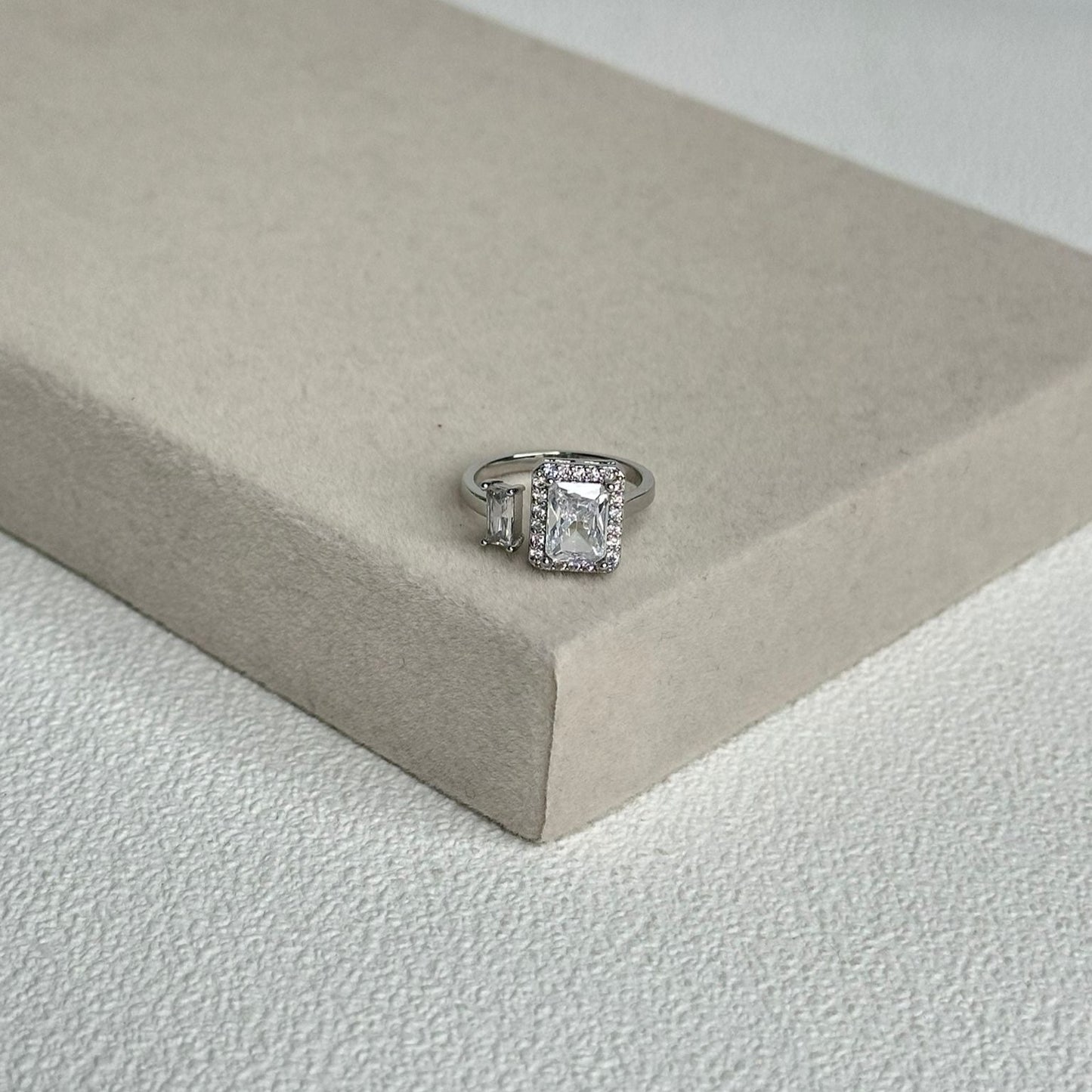 Hkatodia Ring